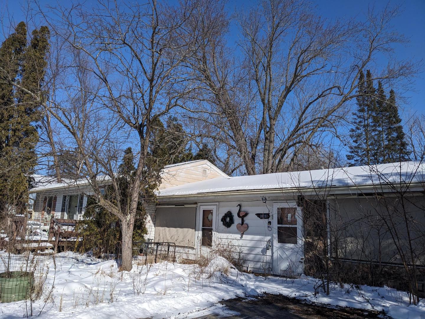 36057 N East End Avenue Property Photo