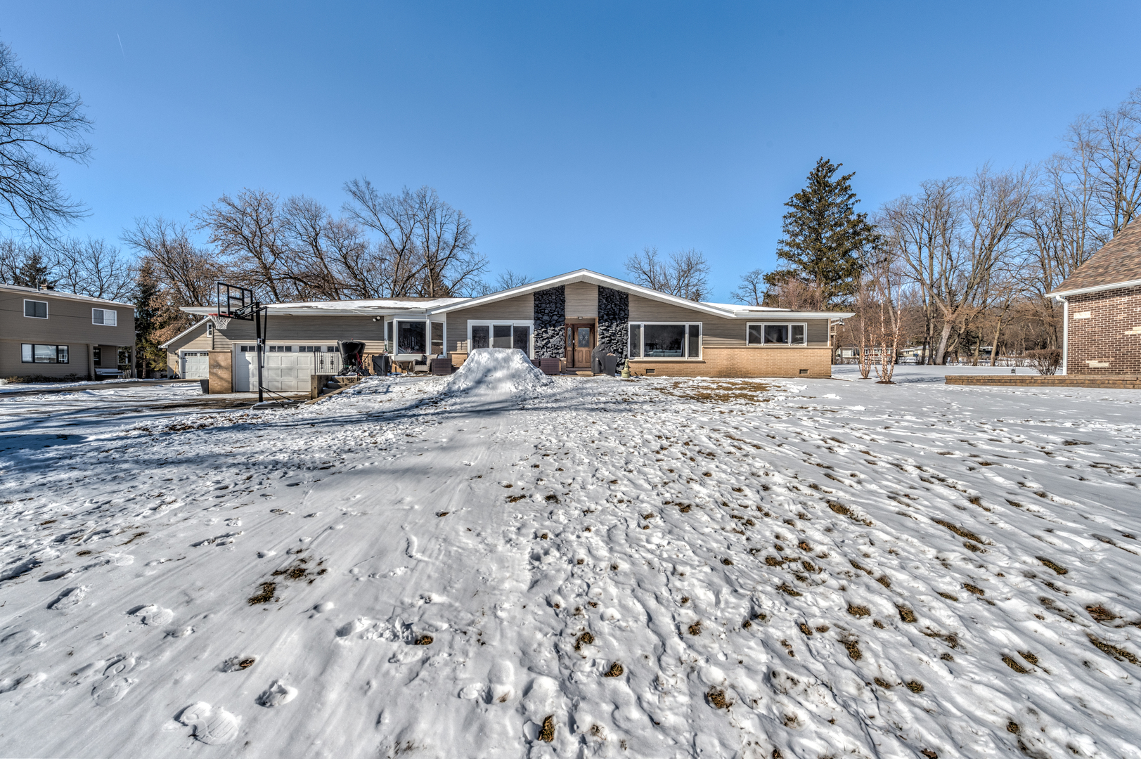 1640 Lowe Drive Property Photo