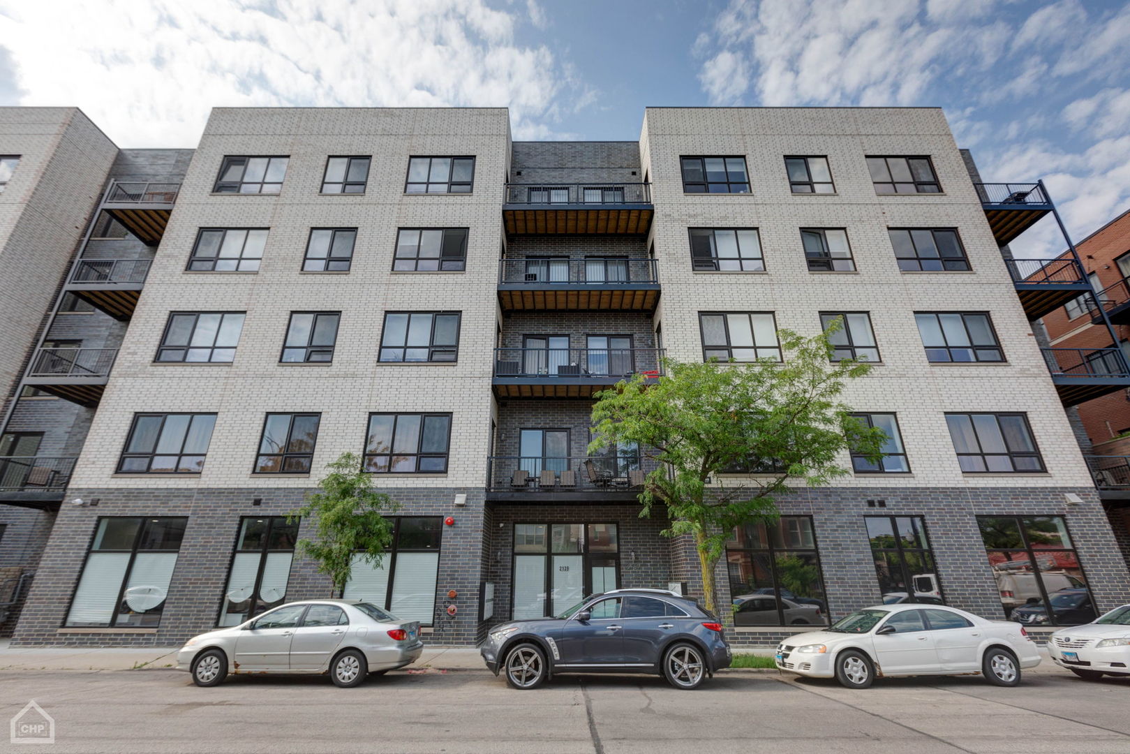 2127 W Madison St Property Photo