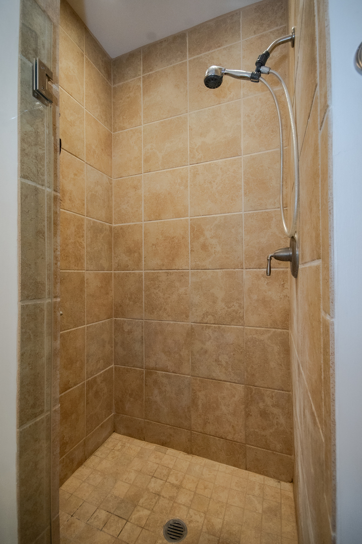7717 N Marshfield Avenue Property Photo 15