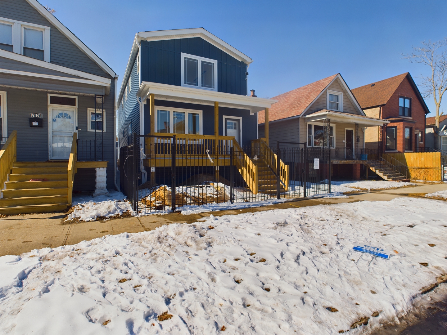 7624 S Langley Avenue Property Photo