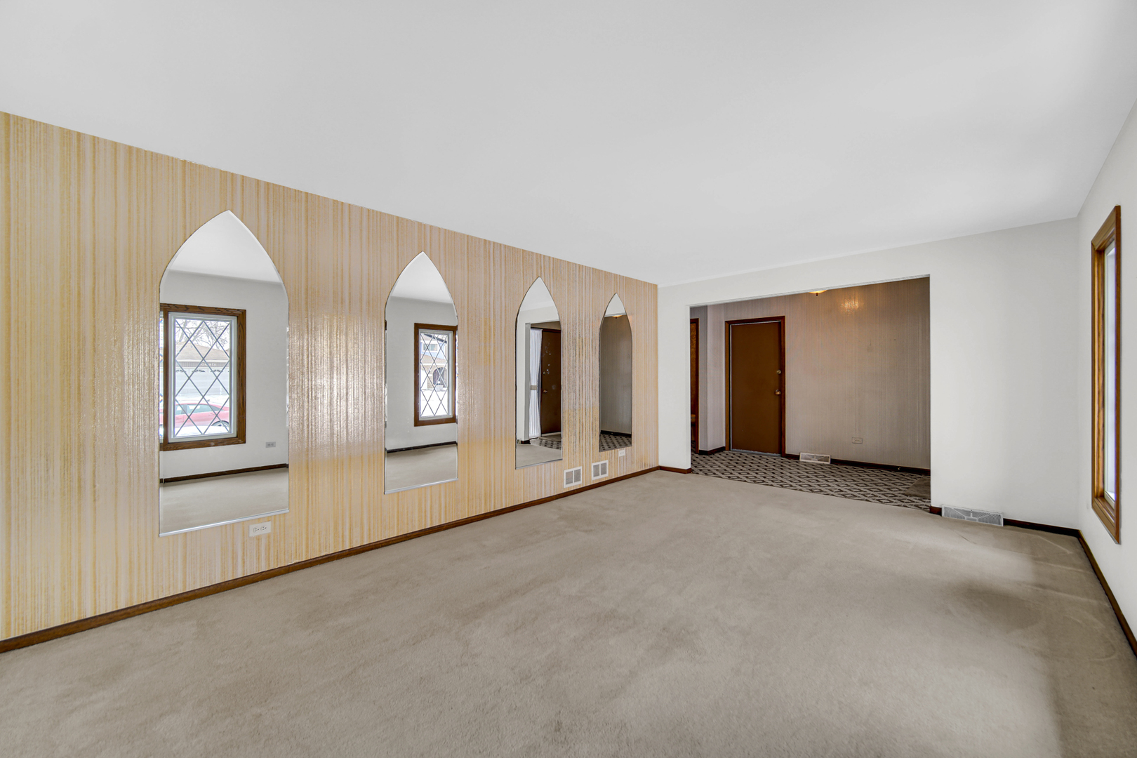 17555 Rosewood Lane Property Photo 3