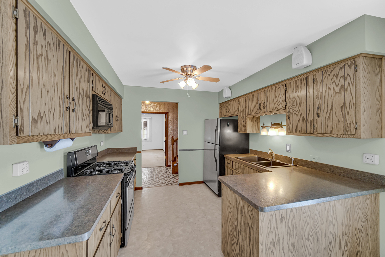 17555 Rosewood Lane Property Photo 10