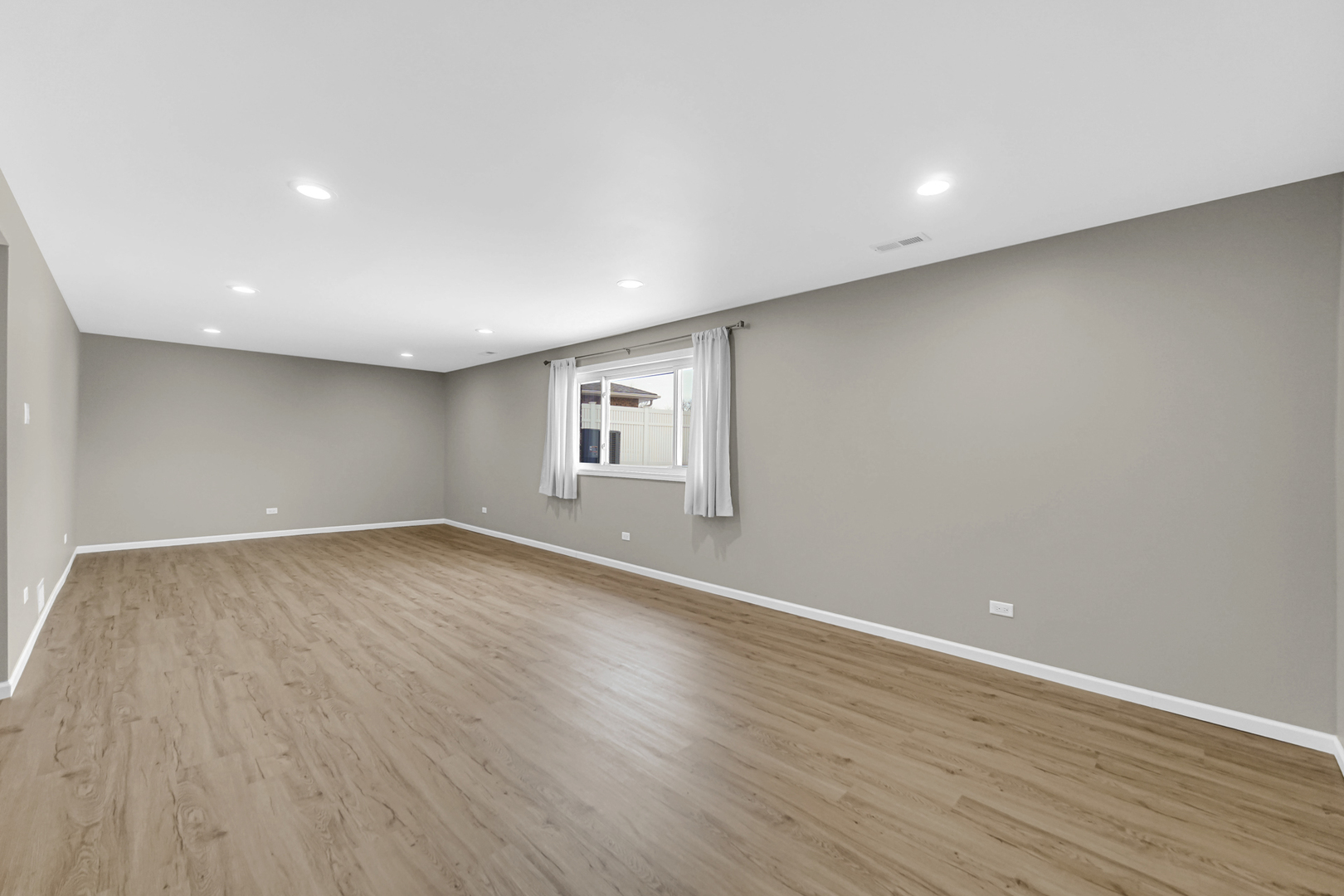 17555 Rosewood Lane Property Photo 12
