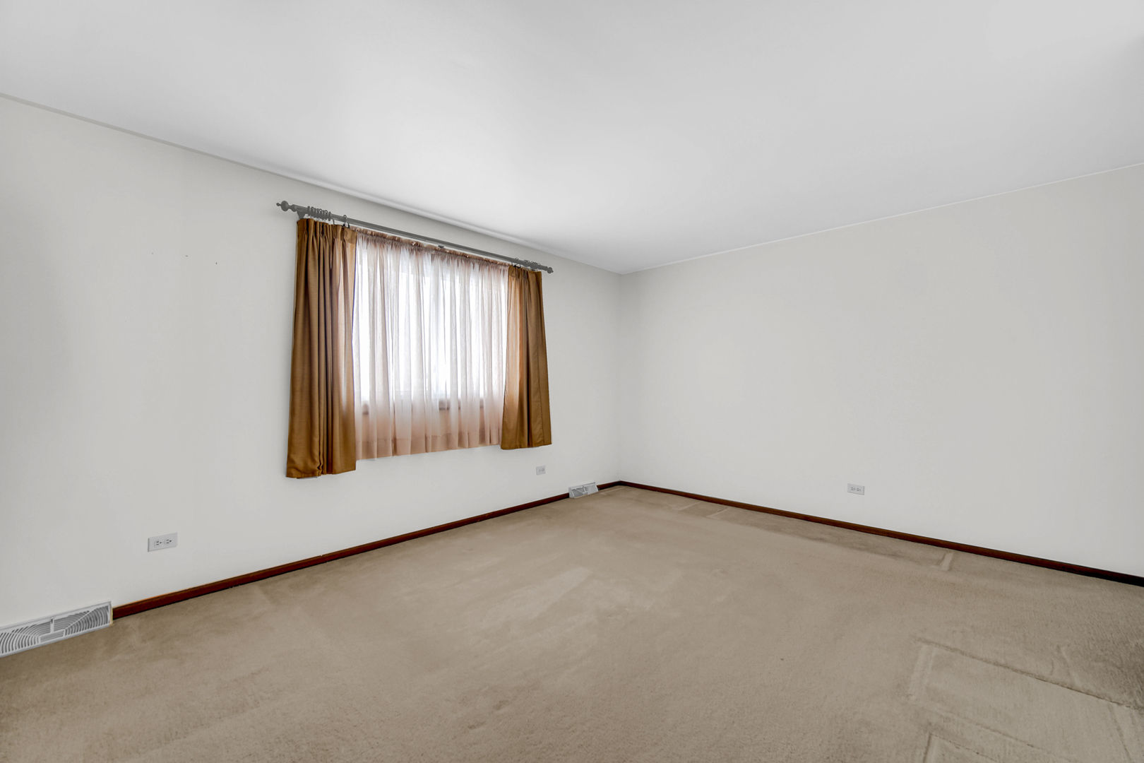 17555 Rosewood Lane Property Photo 17