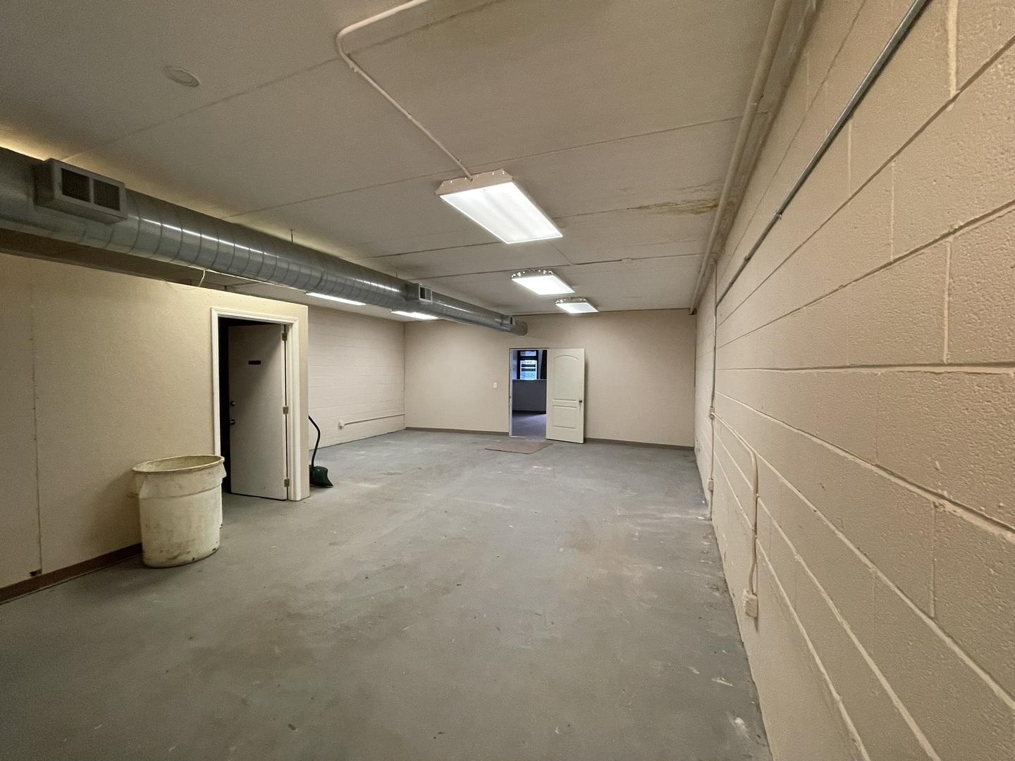 6341 W Belmont Avenue Property Photo 5