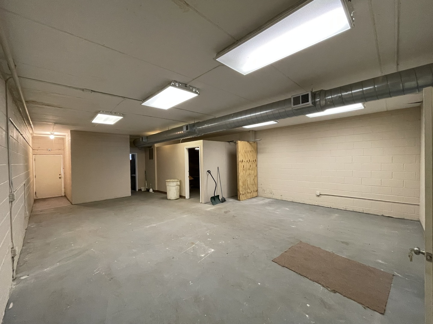 6341 W Belmont Avenue Property Photo 7