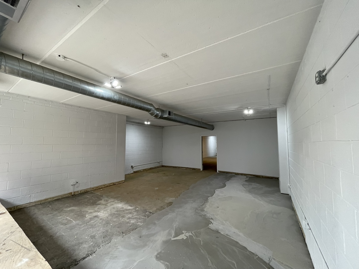 6341 W Belmont Avenue Property Photo 13