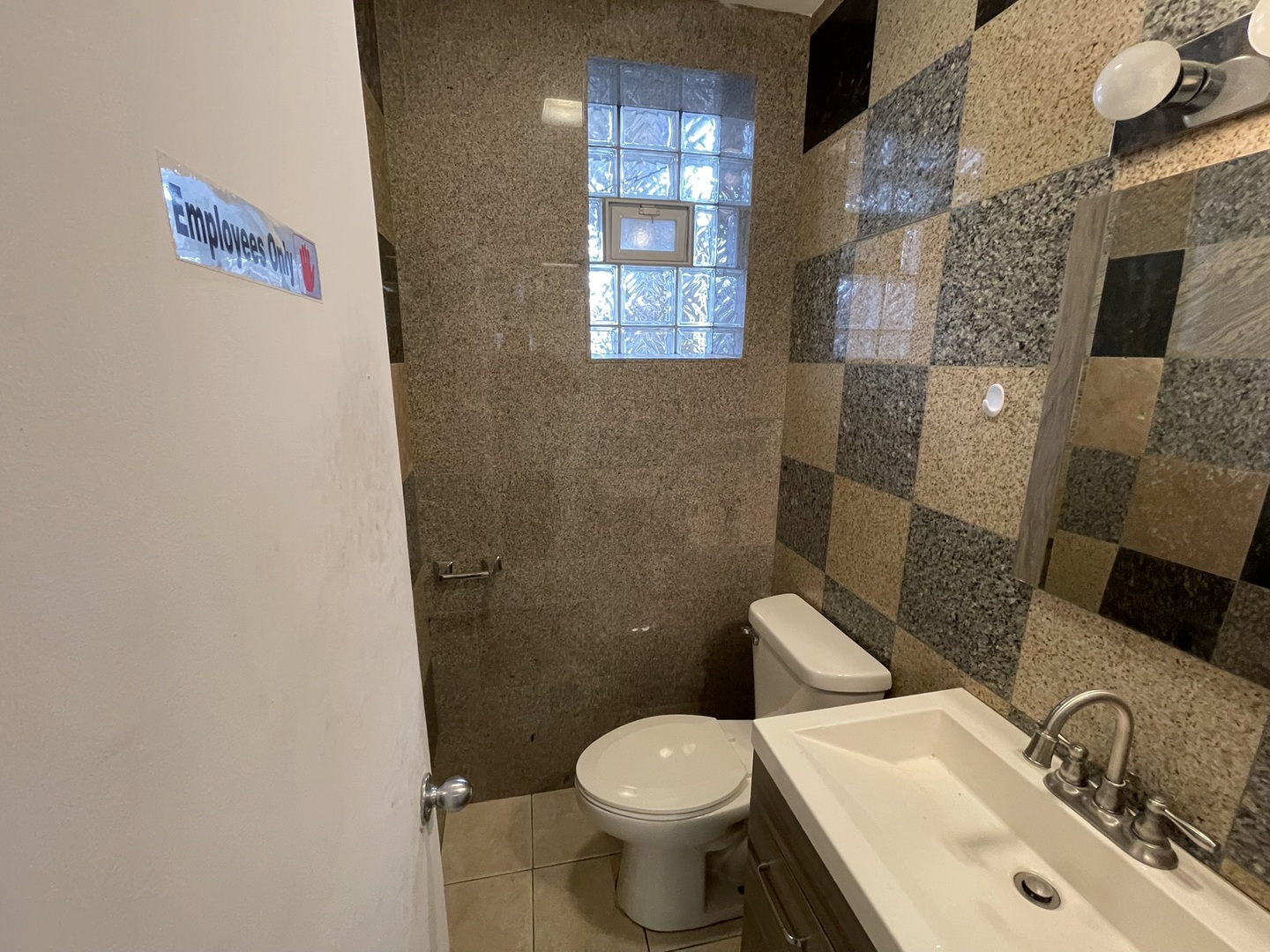 6341 W Belmont Avenue Property Photo 17