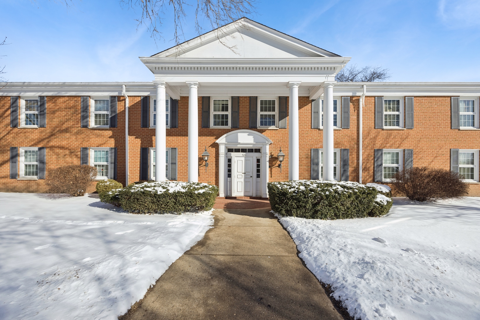 Coventry Club Real Estate Listings Main Image