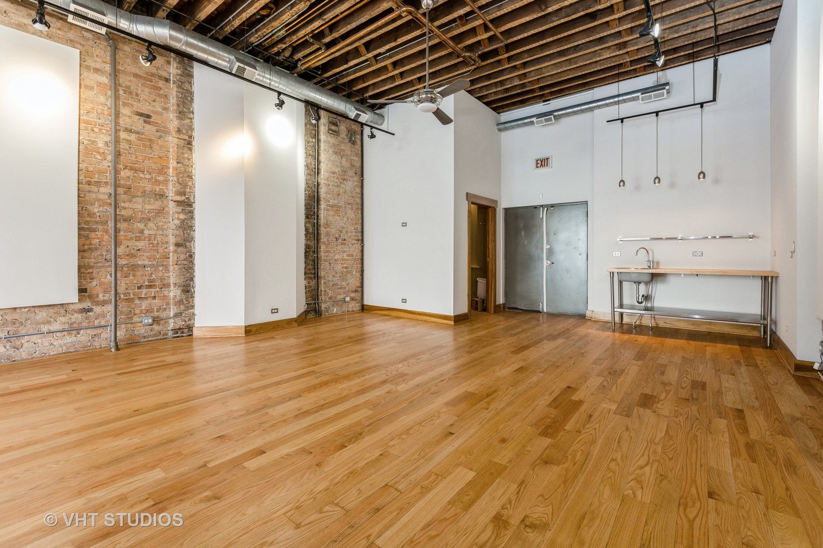 1433 W Chicago Avenue Property Photo 4