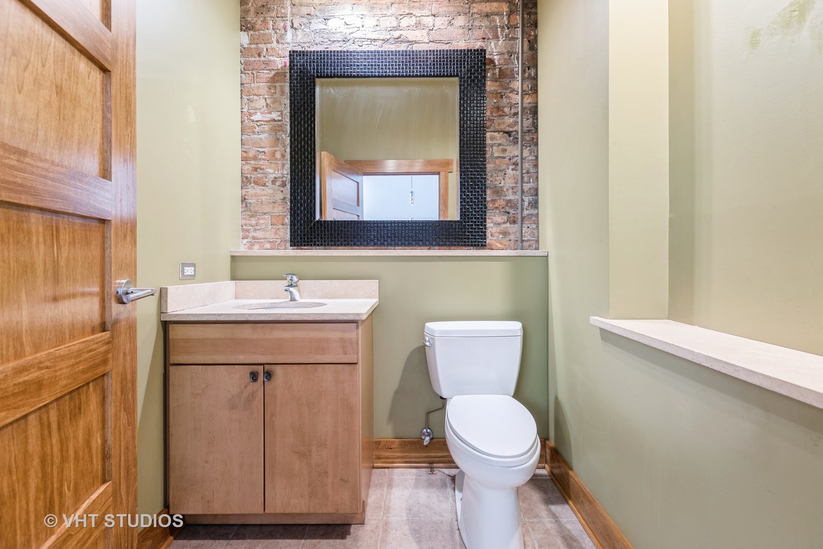 1433 W Chicago Avenue Property Photo 5