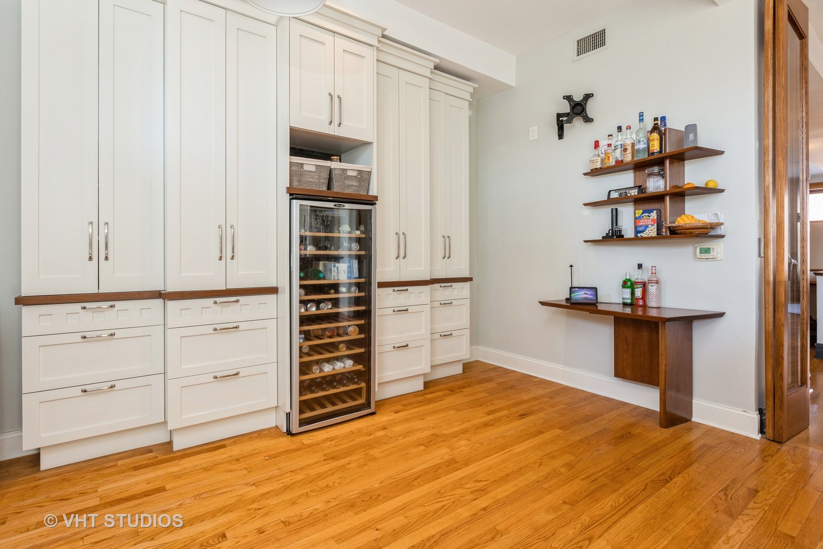 1433 W Chicago Avenue Property Photo 12
