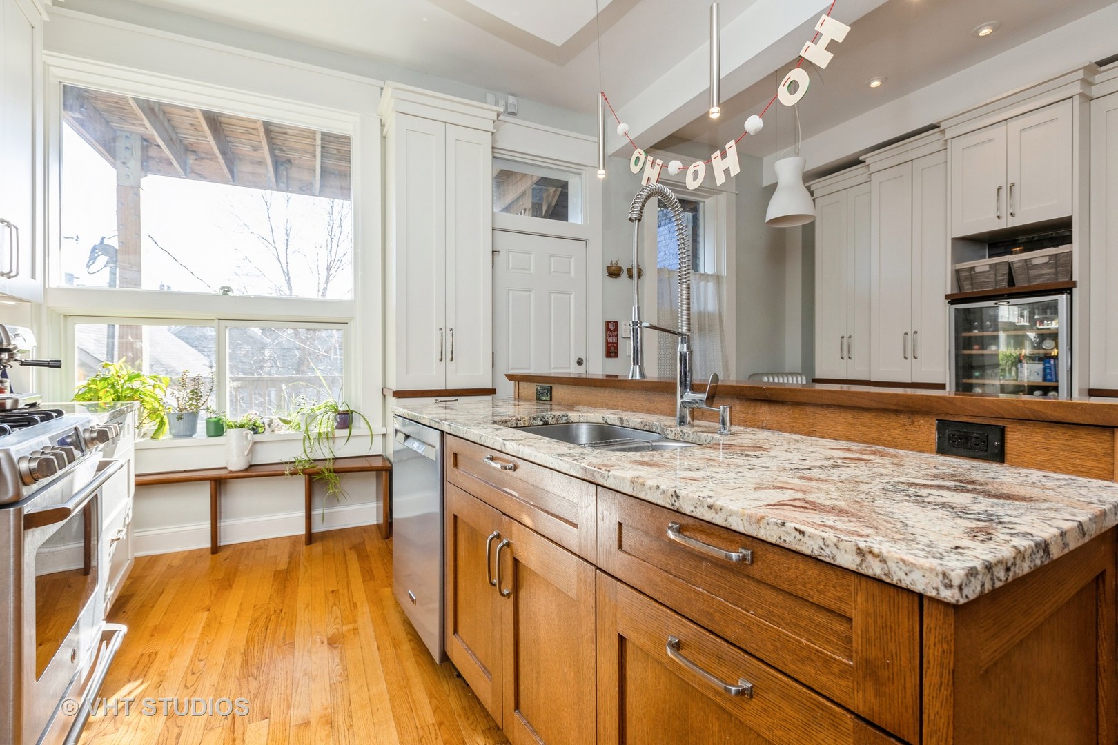 1433 W Chicago Avenue Property Photo 13