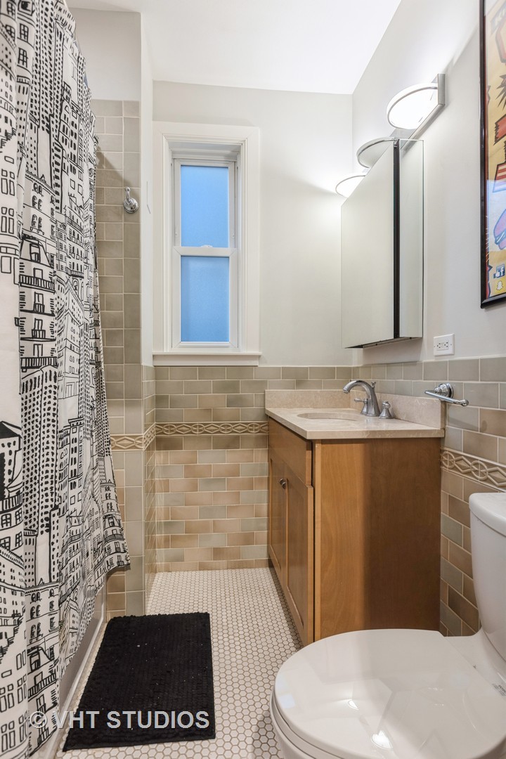 1433 W Chicago Avenue Property Photo 15