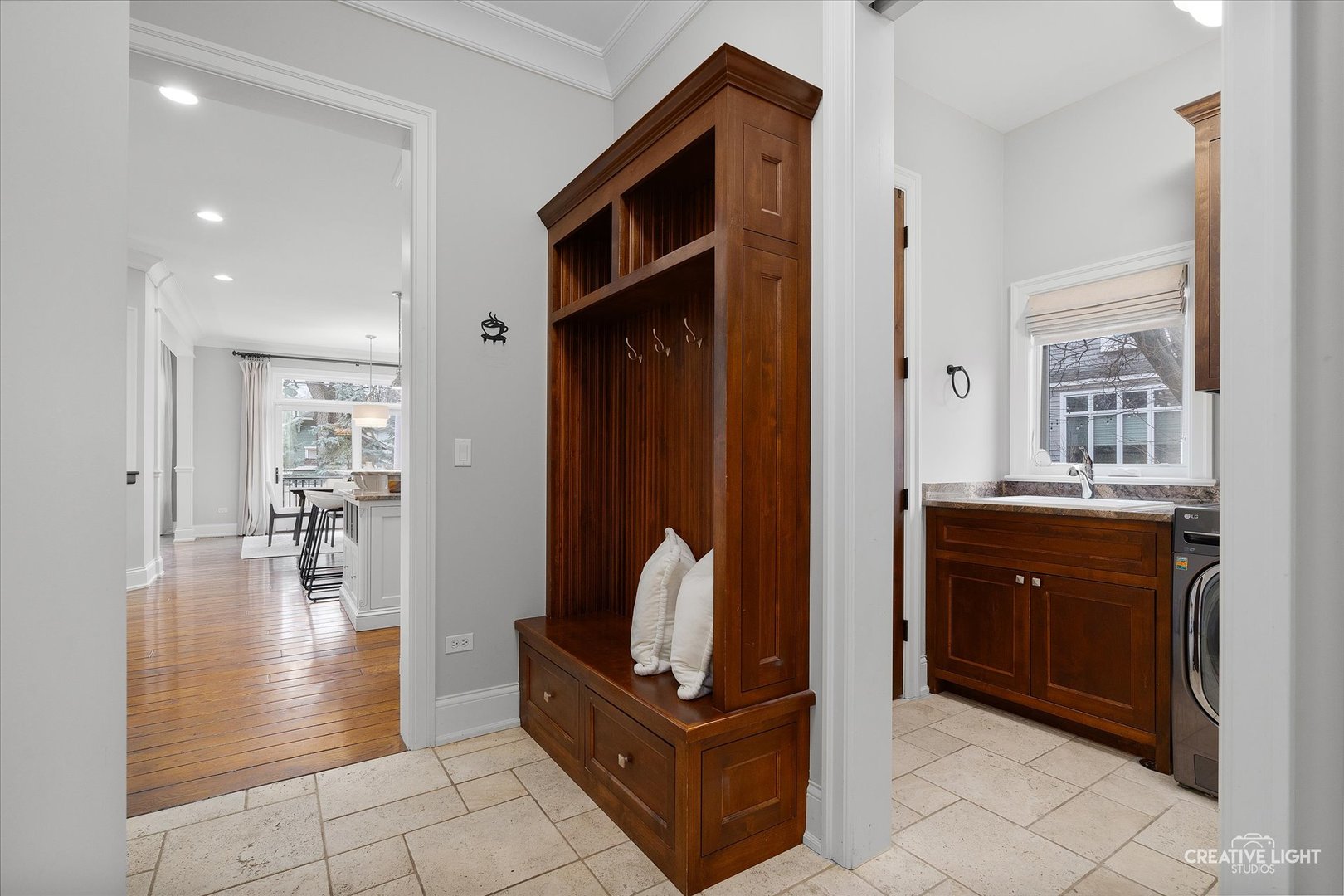228 W Franklin Avenue Property Photo 18