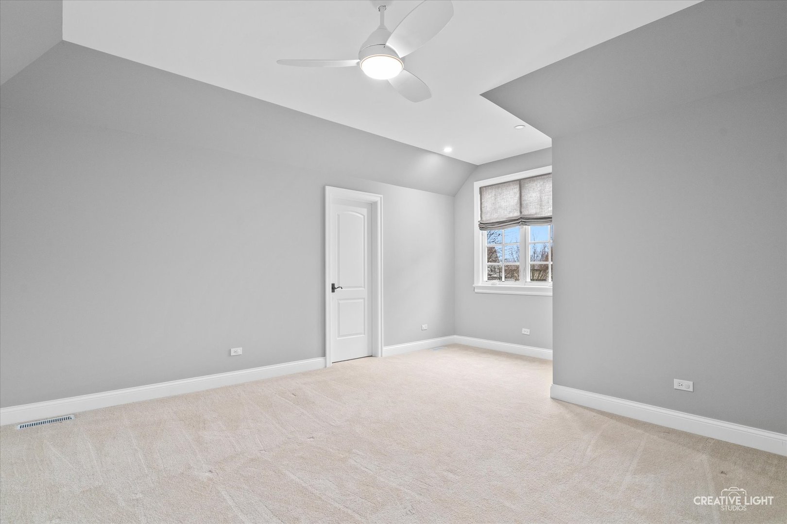 228 W Franklin Avenue Property Photo 26
