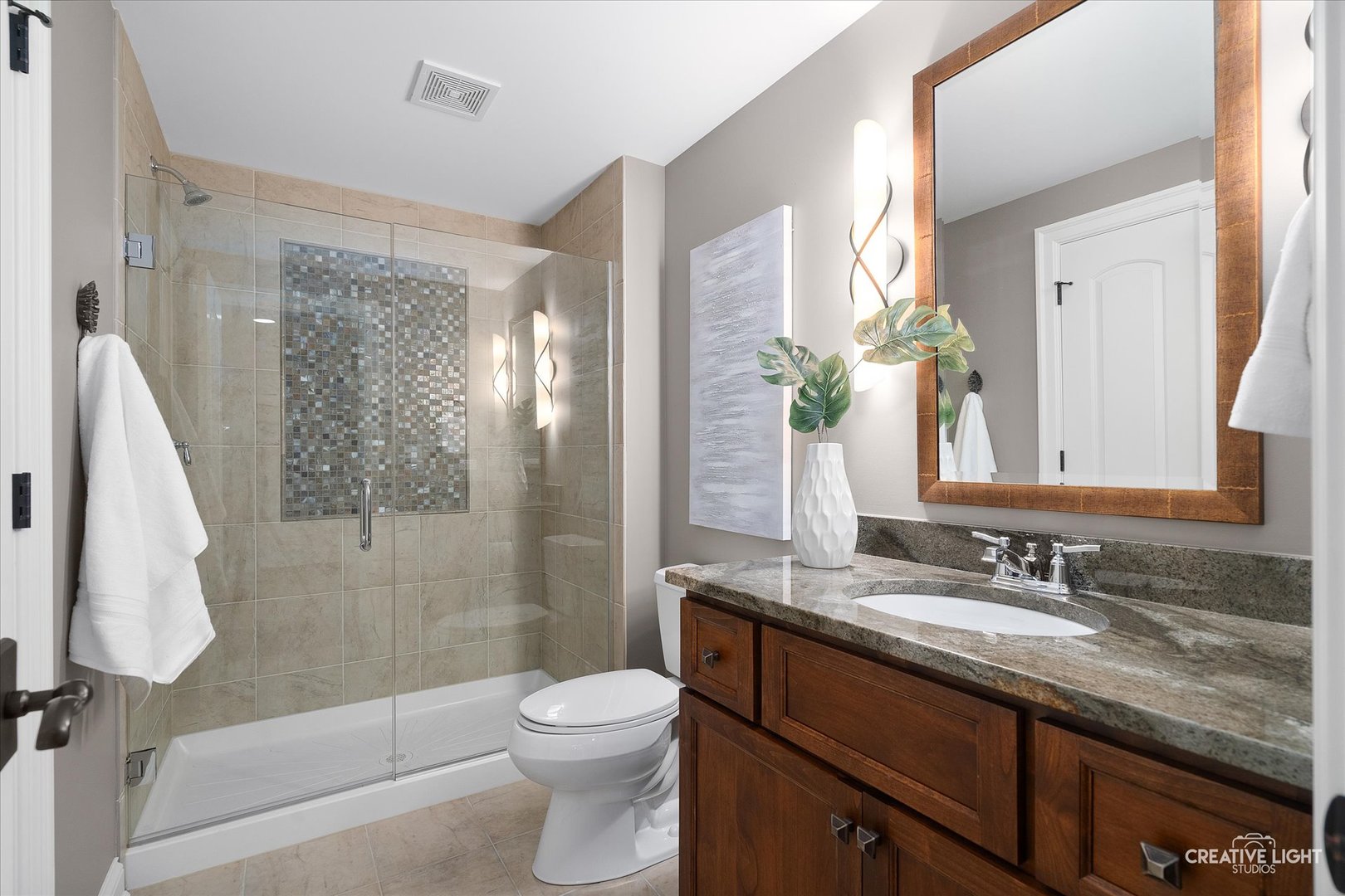 228 W Franklin Avenue Property Photo 41