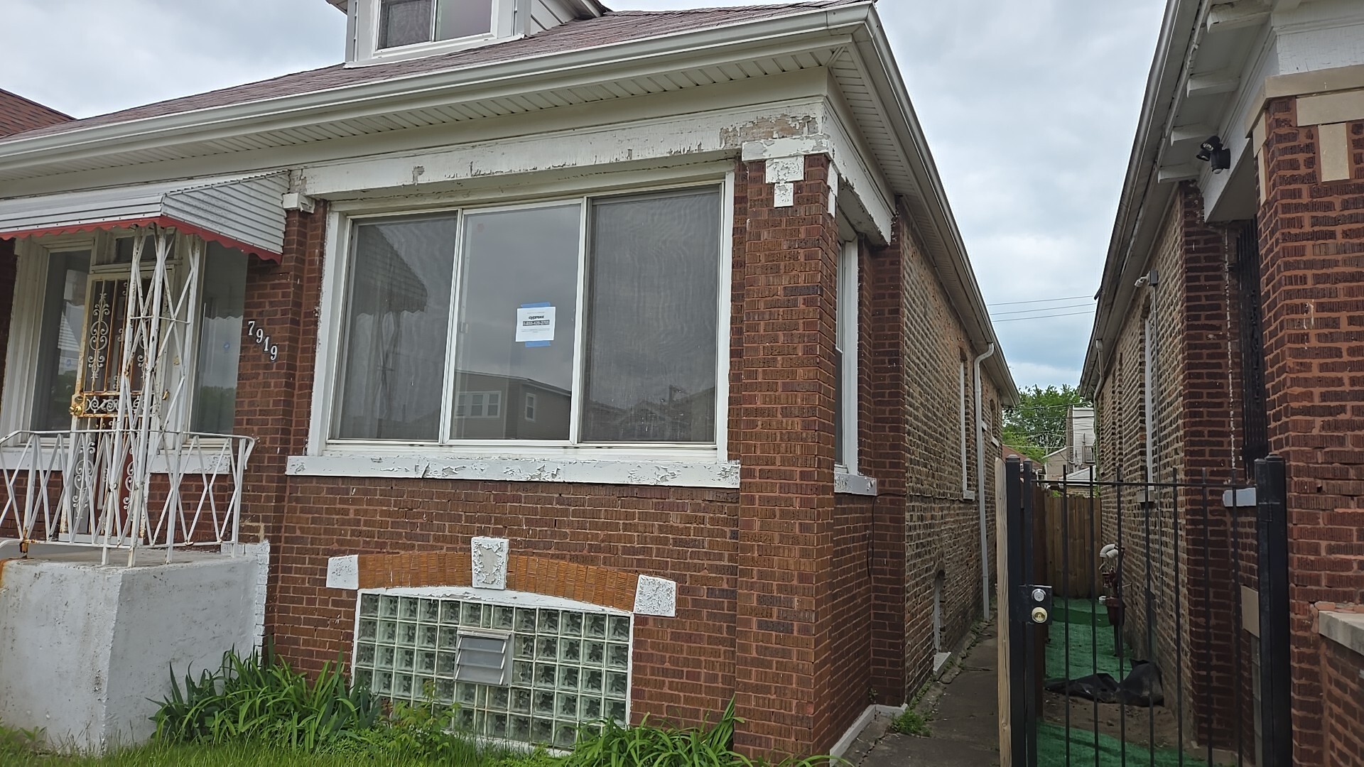7919 S Kenwood Avenue Property Photo 2