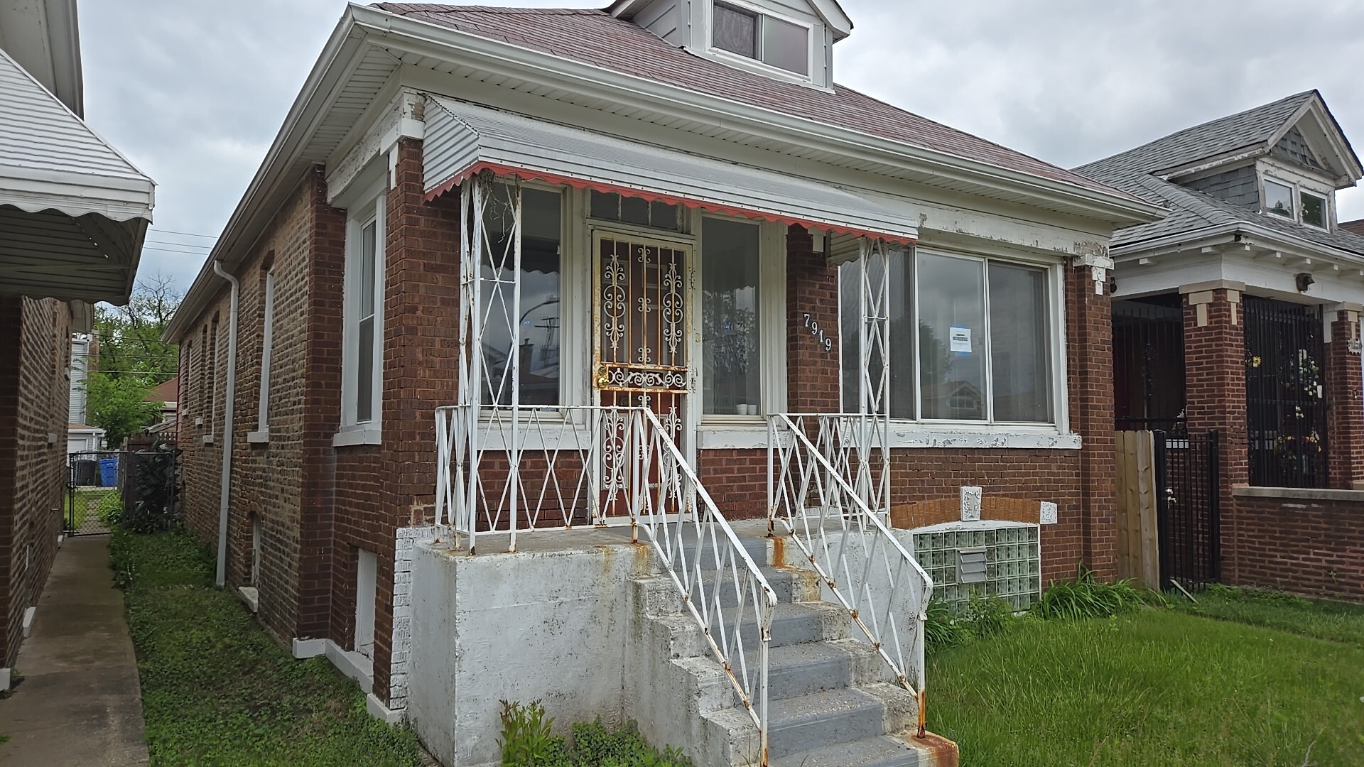 7919 S Kenwood Avenue Property Photo 3