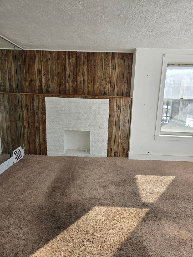 7919 S Kenwood Avenue Property Photo 5
