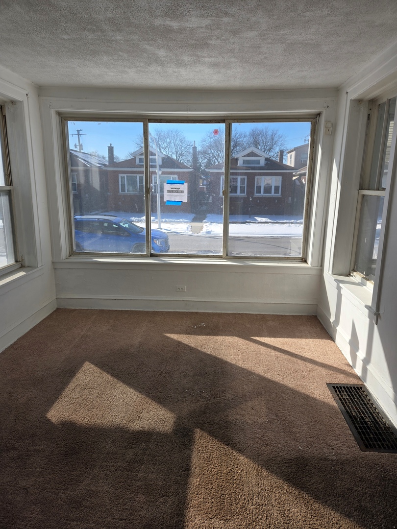 7919 S Kenwood Avenue Property Photo 6