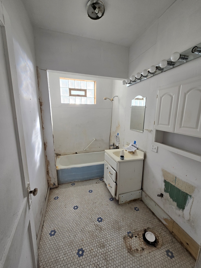 7919 S Kenwood Avenue Property Photo 14