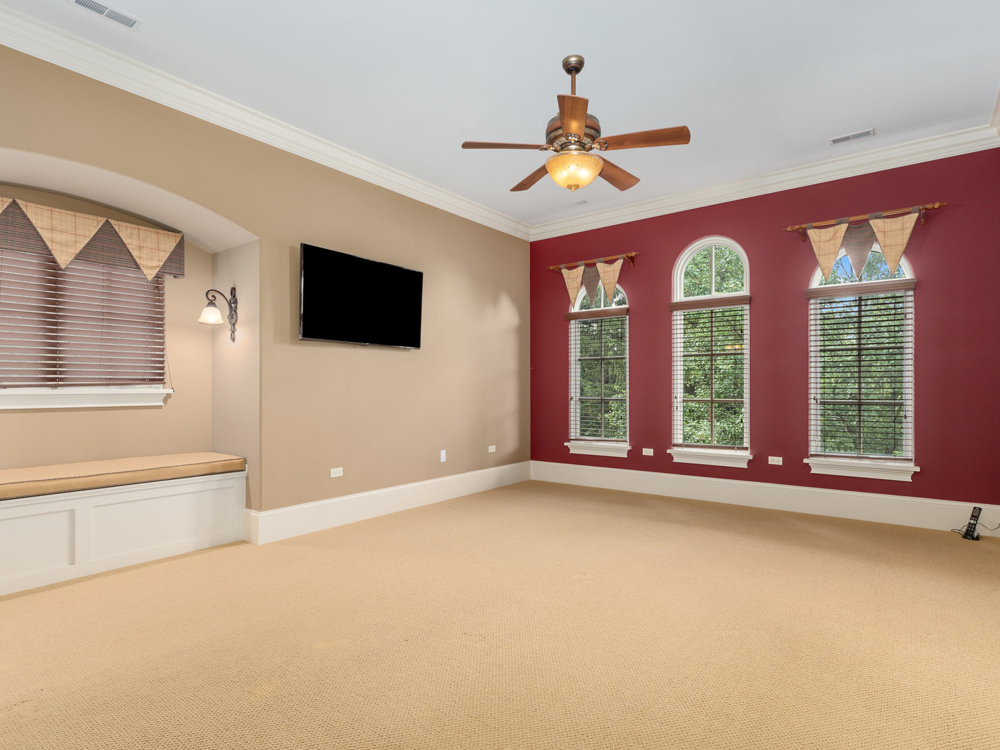 7s719 Donwood Drive Property Photo 40
