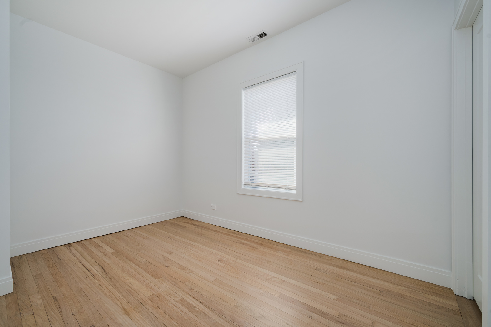 2836 W 40th Street Property Photo 21