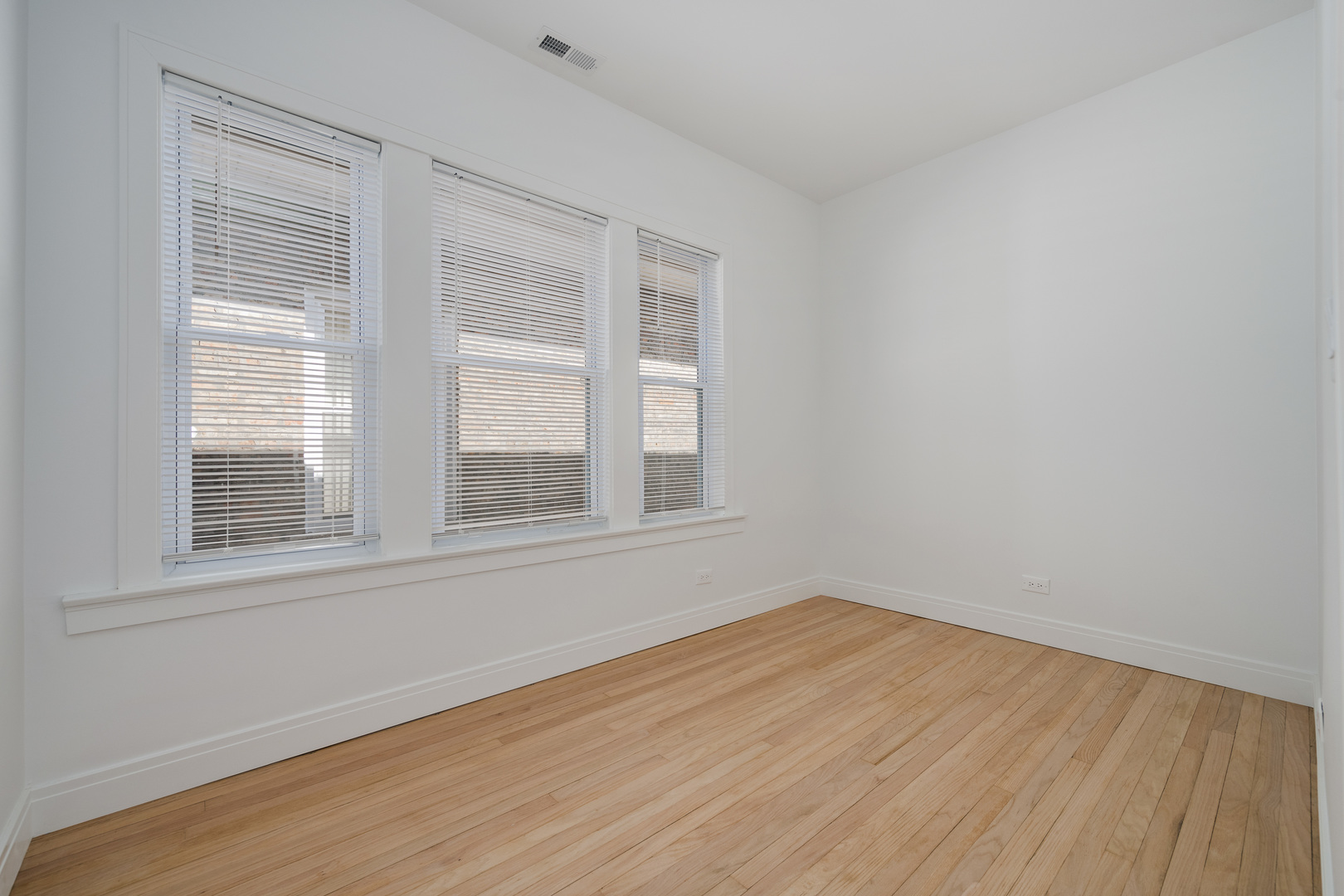 2836 W 40th Street Property Photo 22