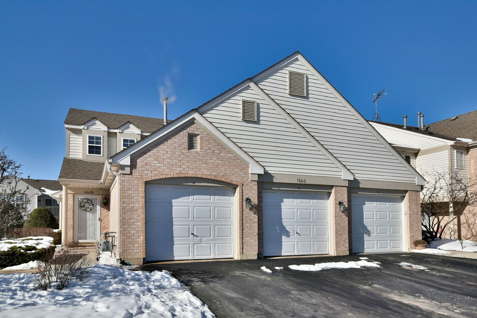 1660 Grove Avenue D Property Photo 1