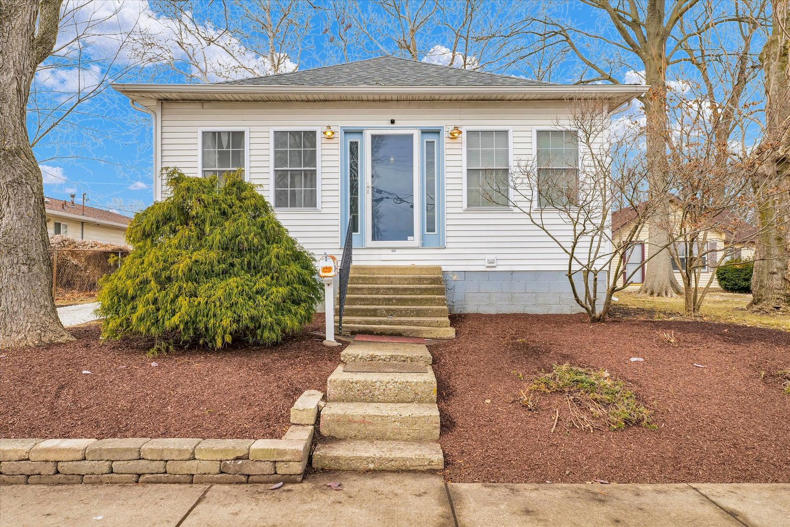 605 S Glover Avenue Property Photo