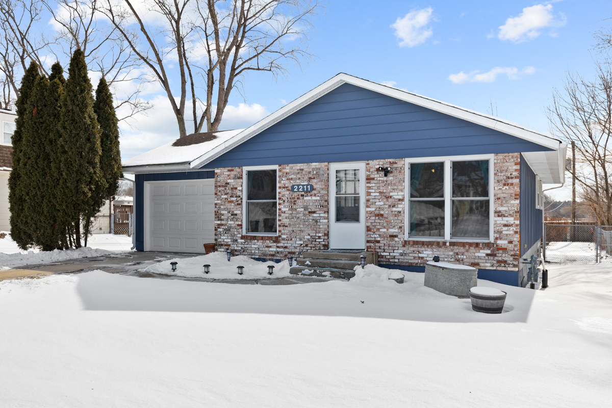 2211 E Sand Lake Road Property Photo