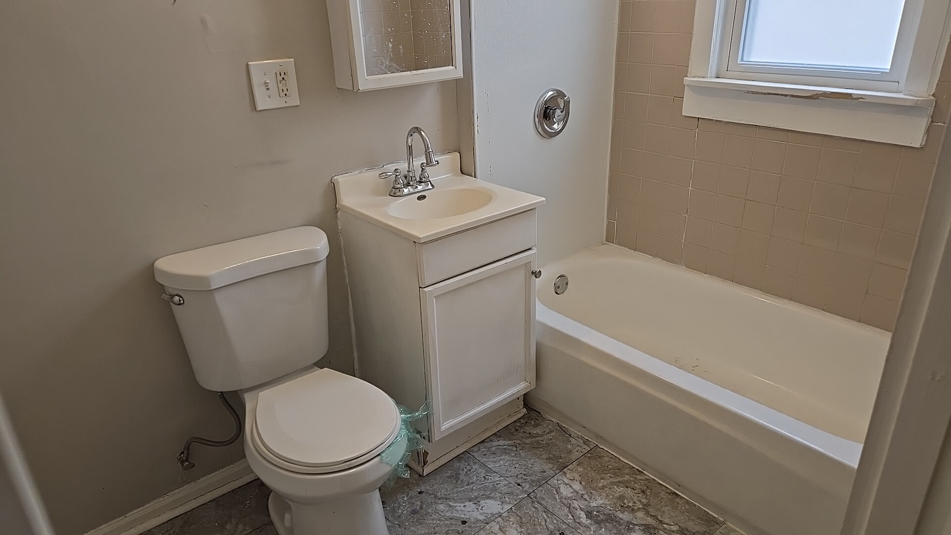 41 E 100th Place Property Photo 16