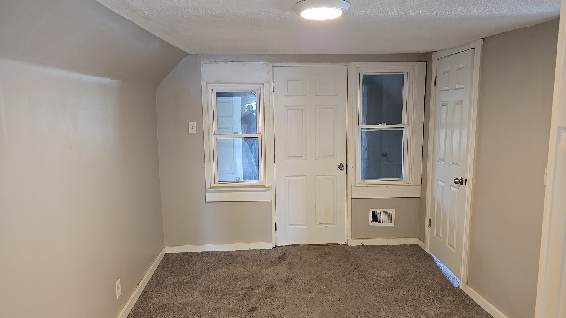 41 E 100th Place Property Photo 18