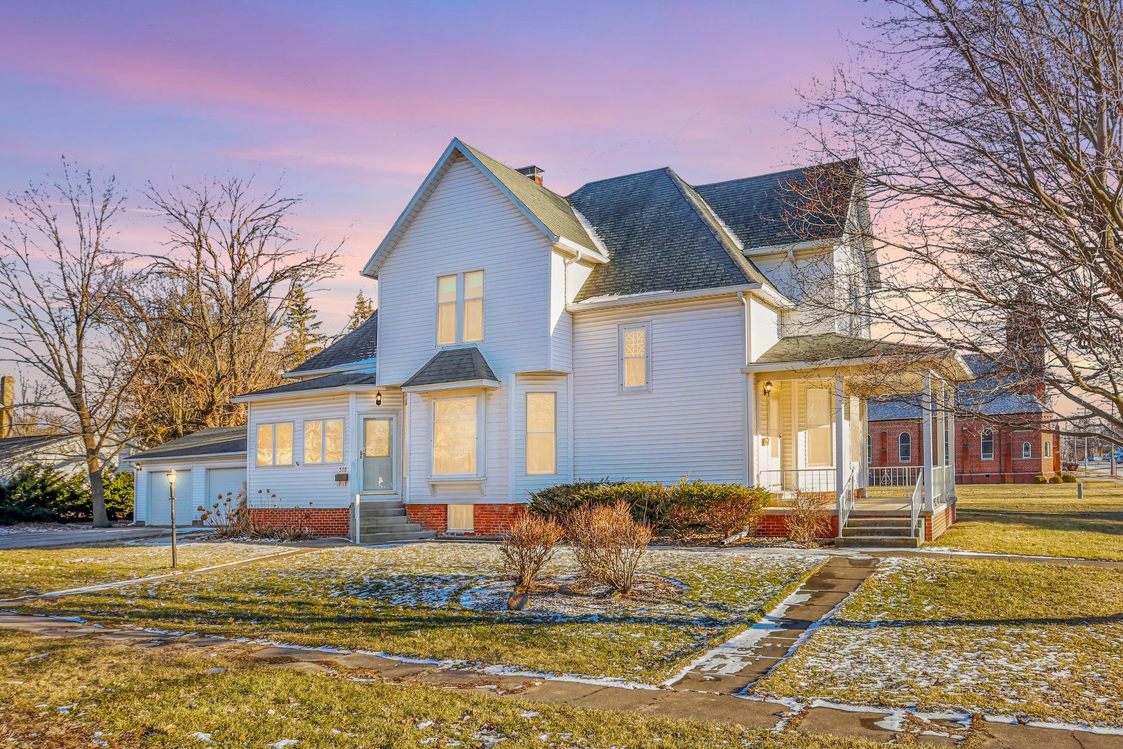 300 S Macon Street Property Photo