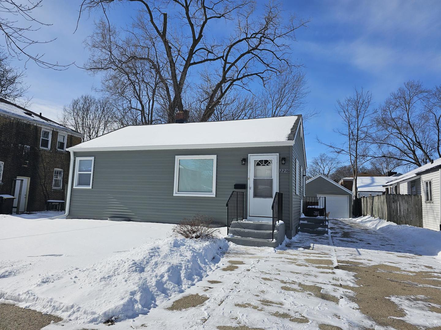 2216 Hecker Ave Property Photo