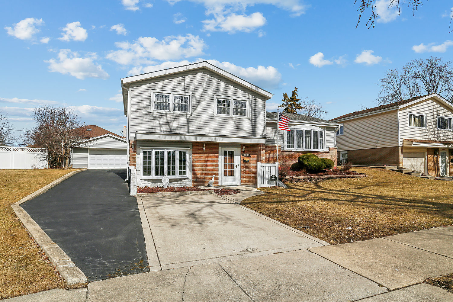 Forest Hills Real Estate Listings Main Image