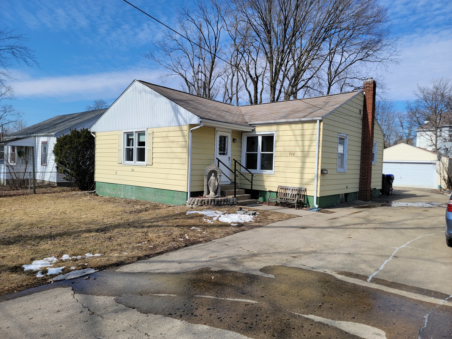 708 E Wood Street Property Photo