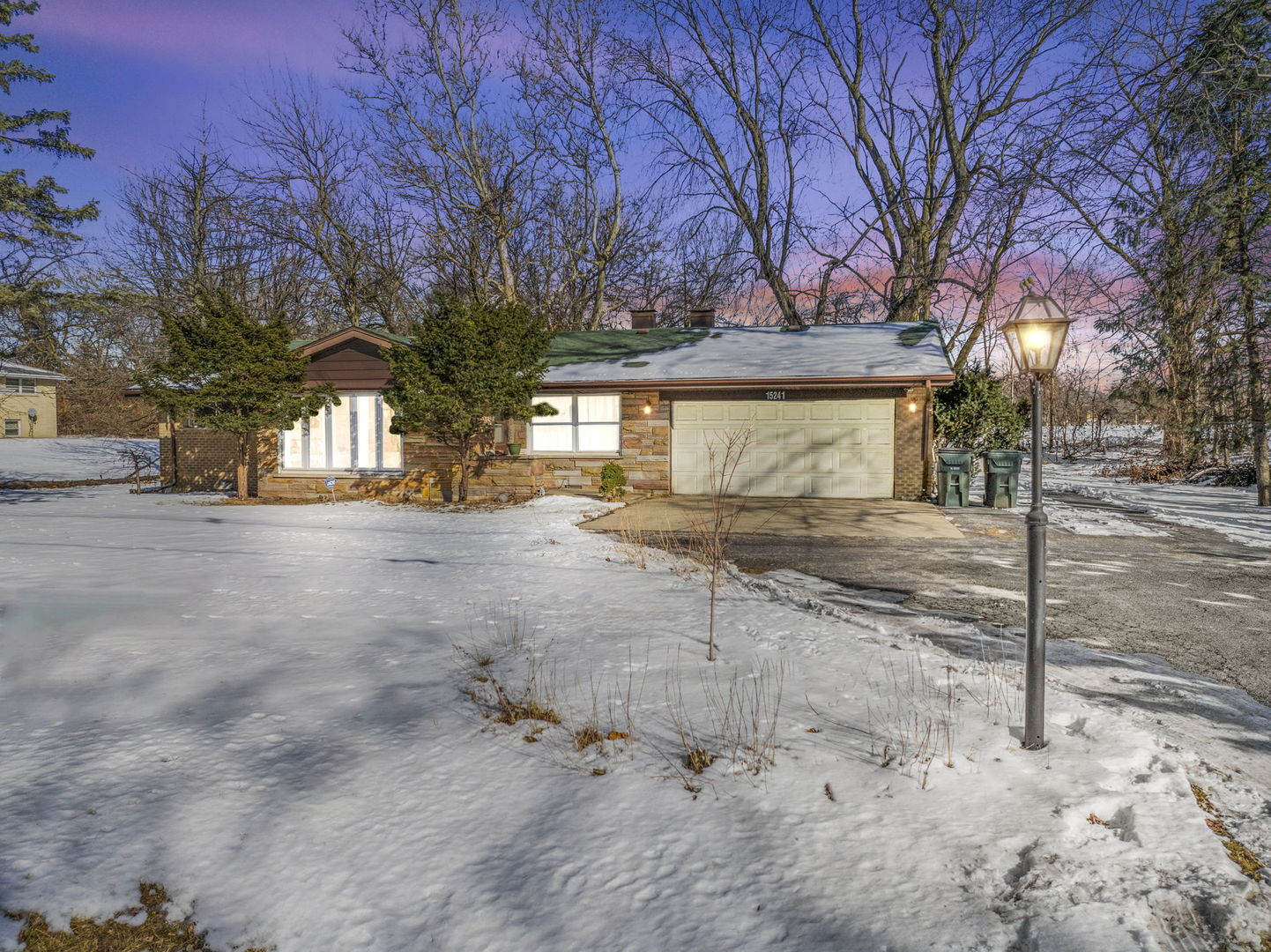 15241 Stoney Island Avenue Property Photo
