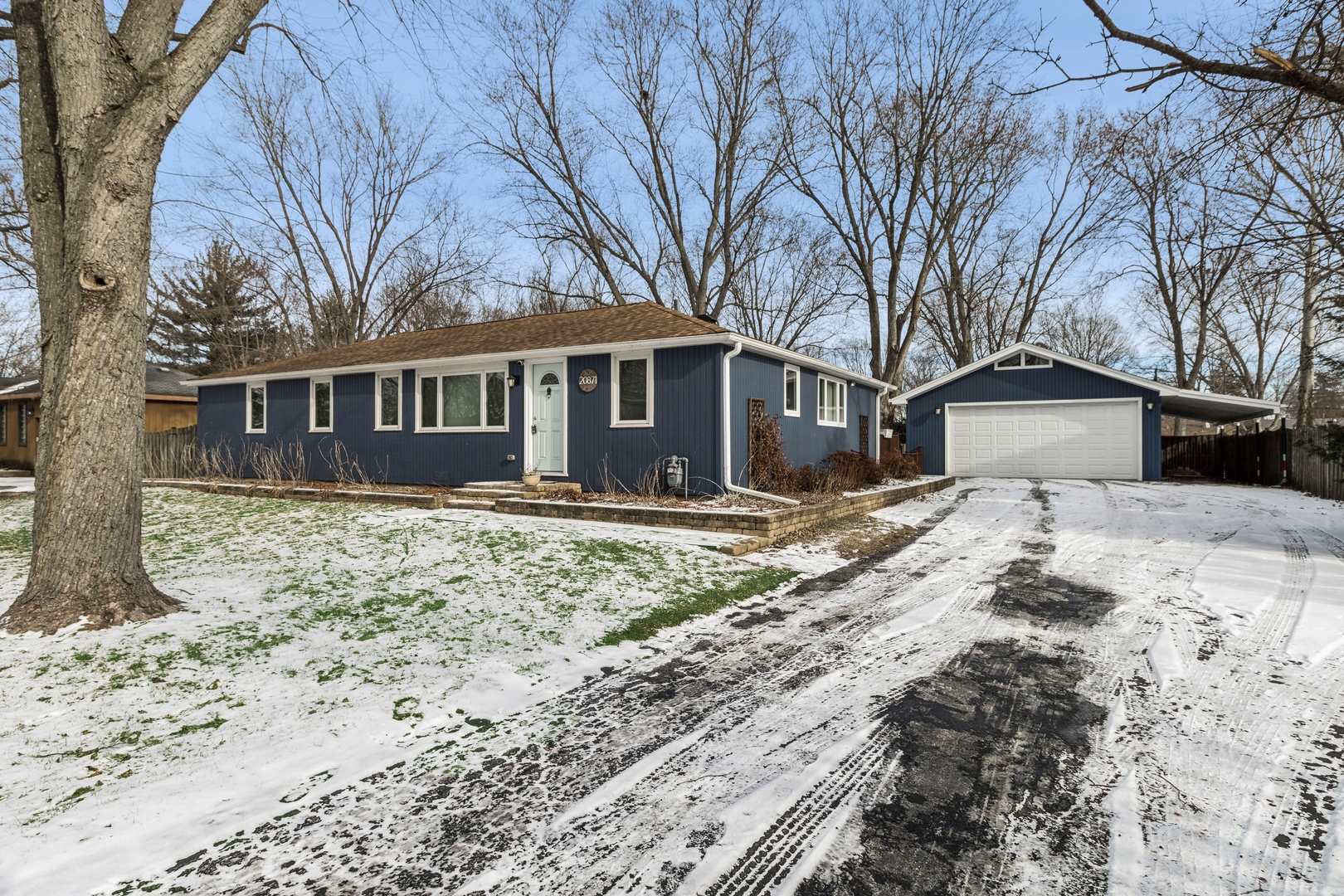 20871 N Dogwood Street Property Photo