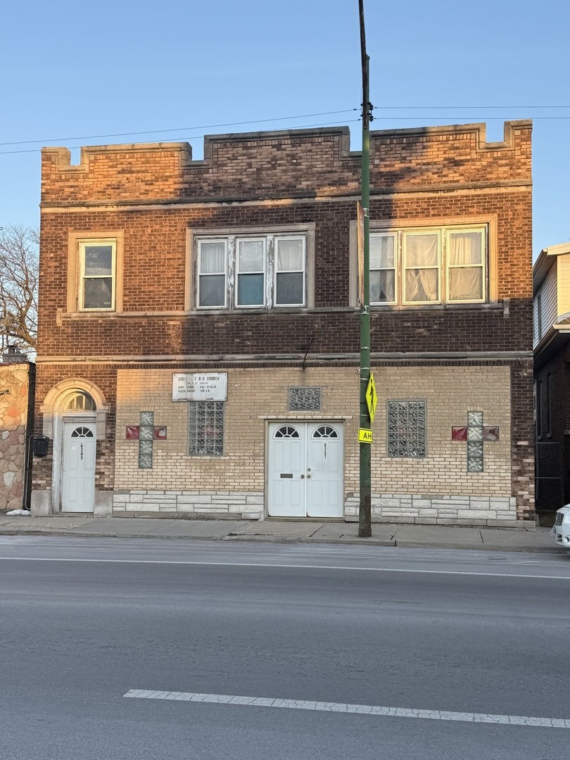 6207 S Damen Avenue Property Photo 1