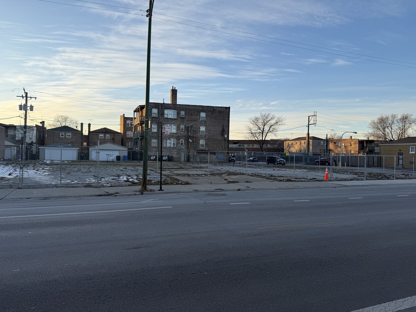 6207 S Damen Avenue Property Photo 3