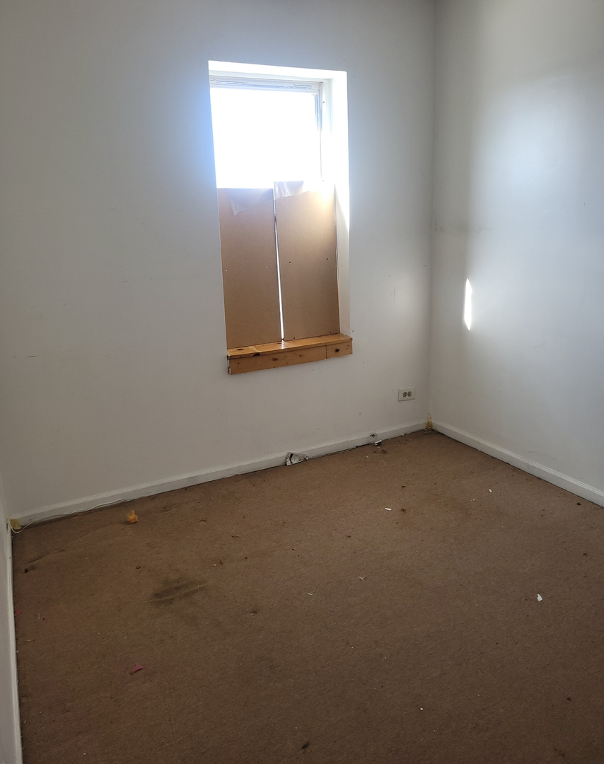 6207 S Damen Avenue Property Photo 5