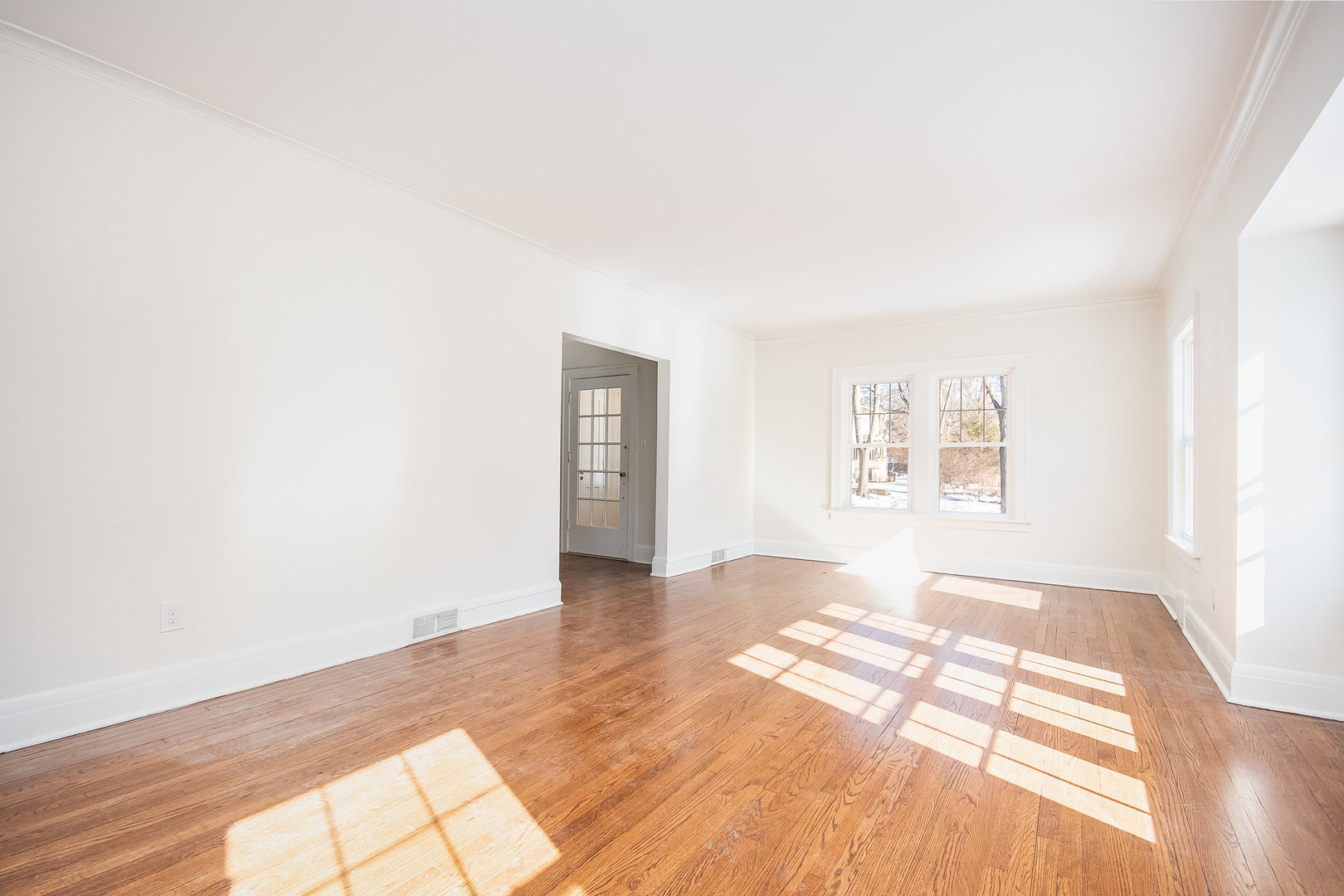 895 S Greenwood Avenue Property Photo 3