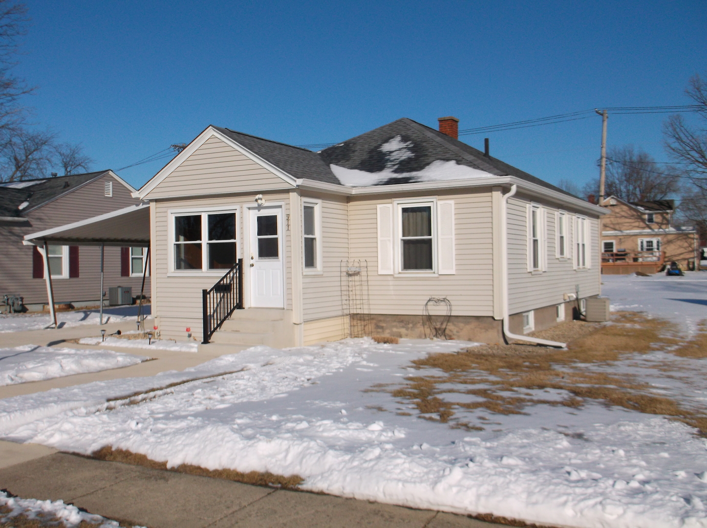 911 N Vernon Street Property Photo