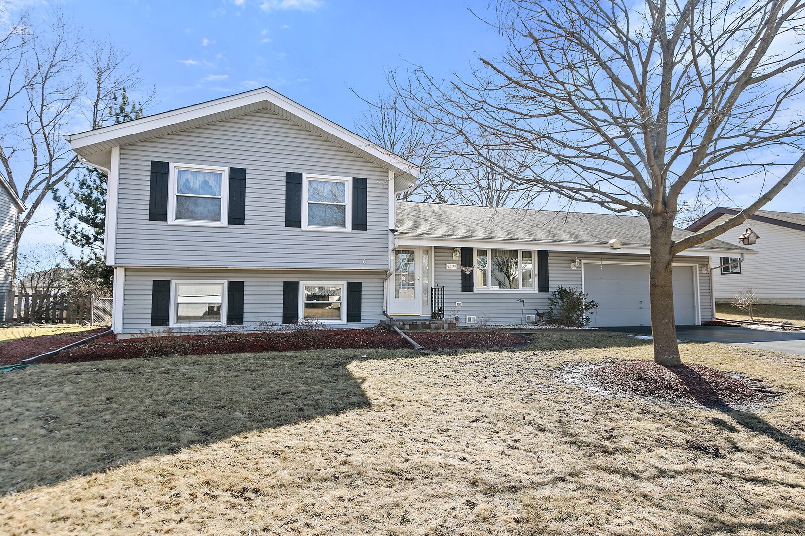 5425 W Shore Drive Property Photo
