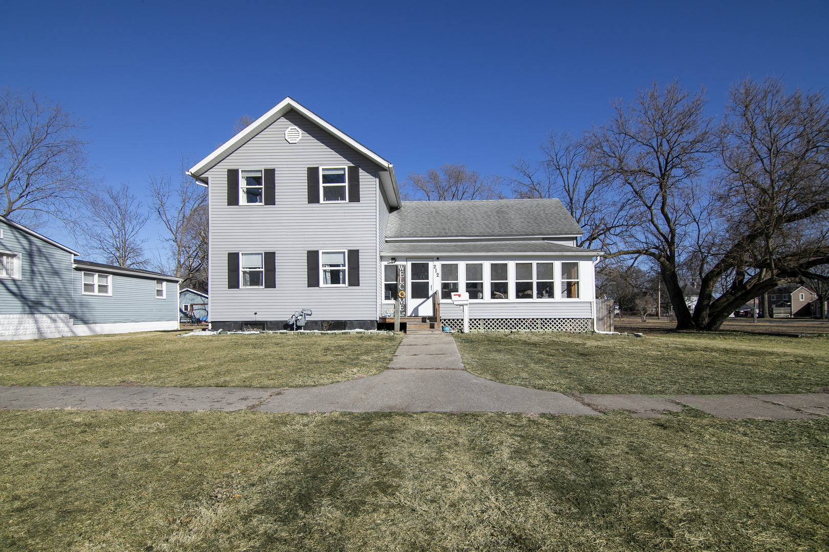 60954 Real Estate Listings Main Image