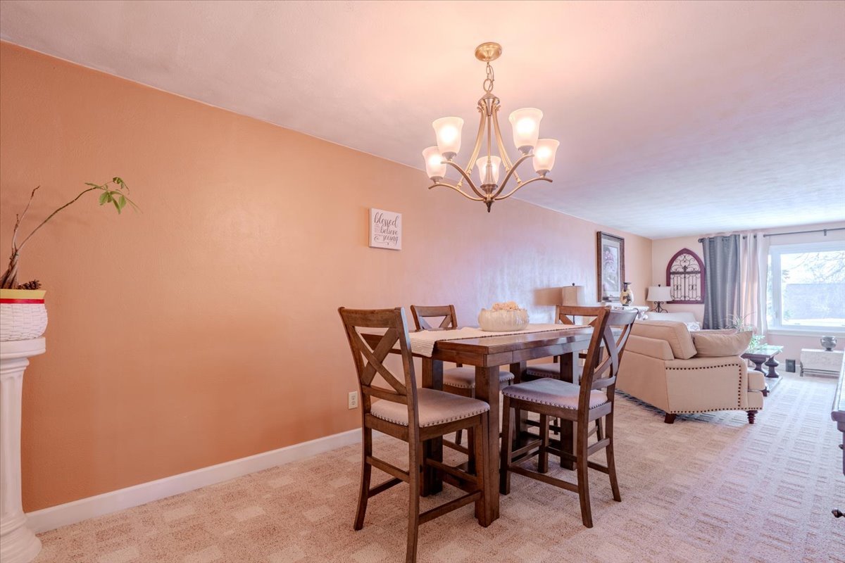 3213 W Birkshire Drive Property Photo 8