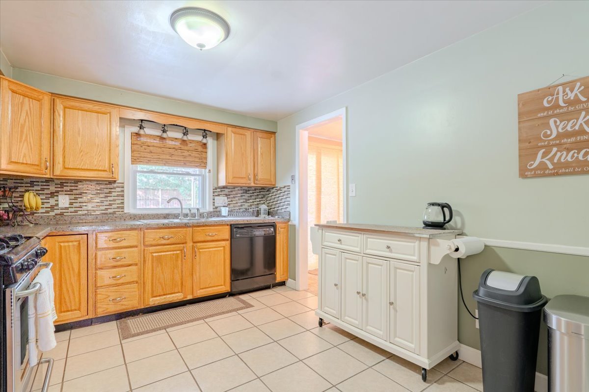 3213 W Birkshire Drive Property Photo 11